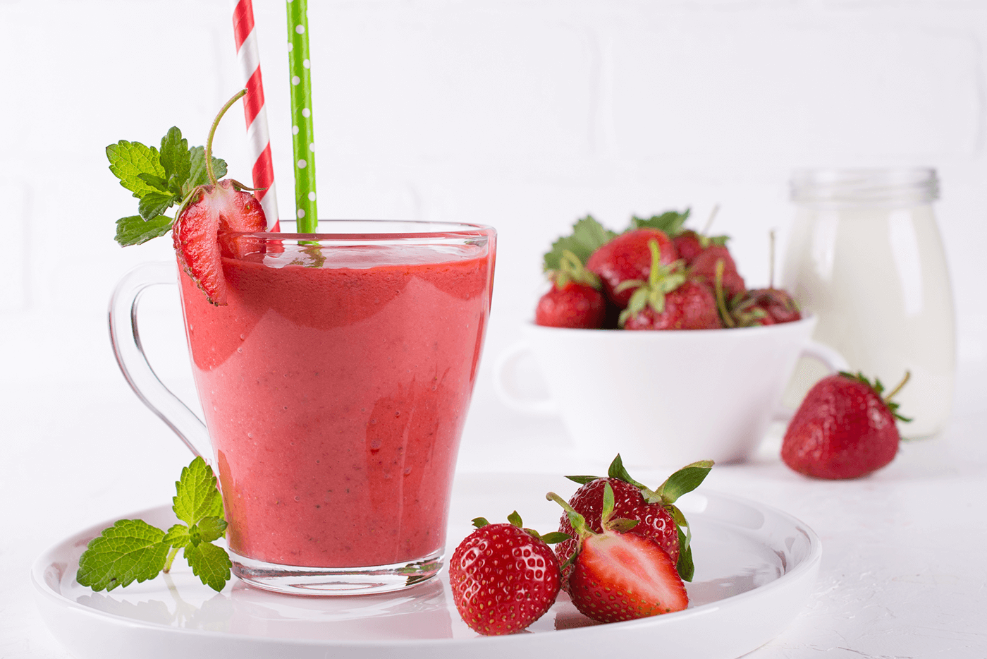 how-to-make-a-strawberry-banana-smoothie-with-sonai-blender-play-rotato-mar-2500